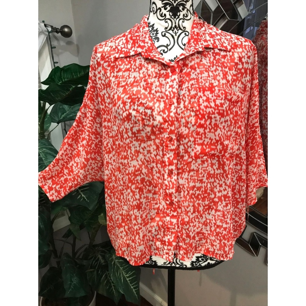 Forever 21 women button down pattern top